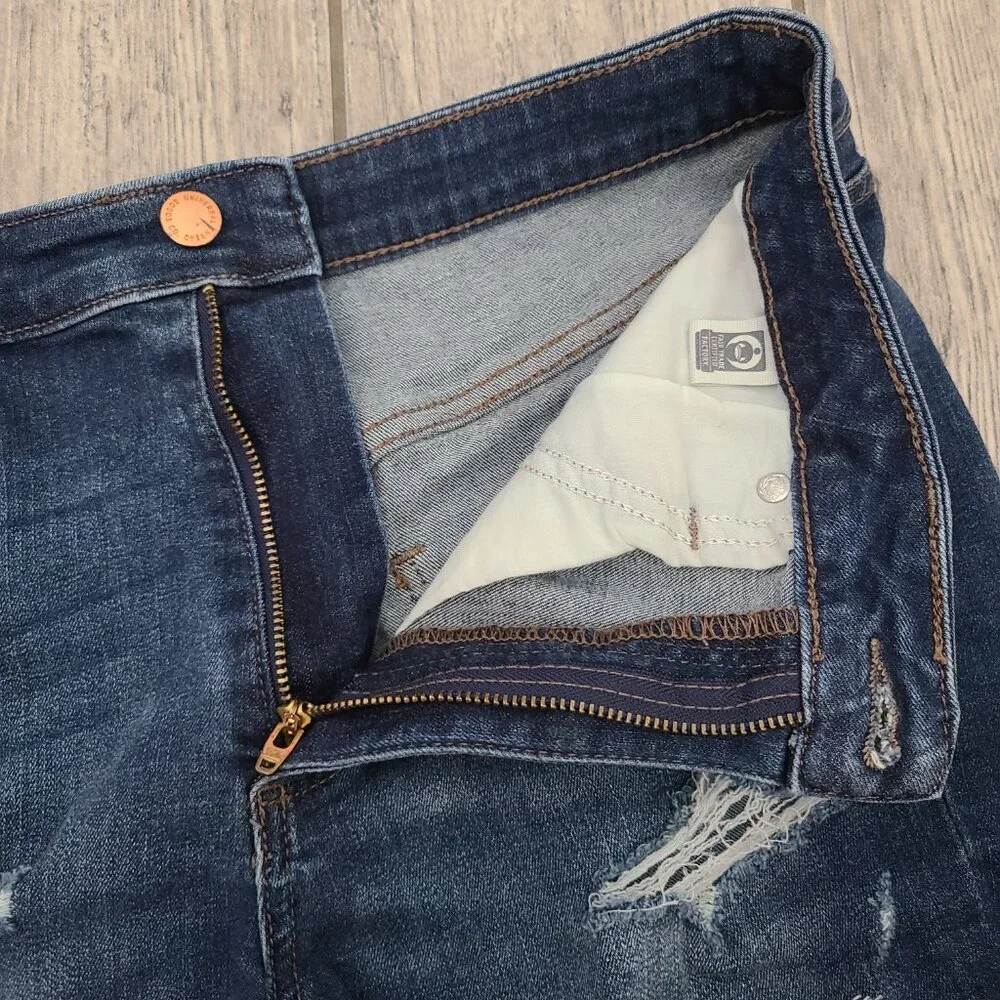 Universal Thread denim shorts size 8/29